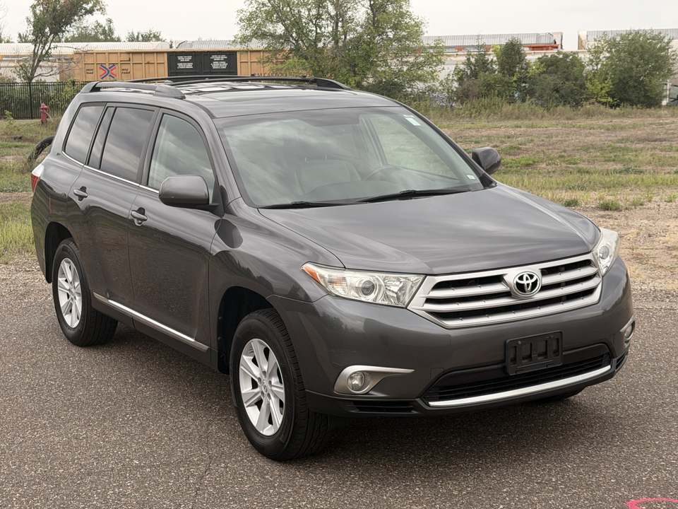 2013 Toyota Highlander, photo 2 of 10