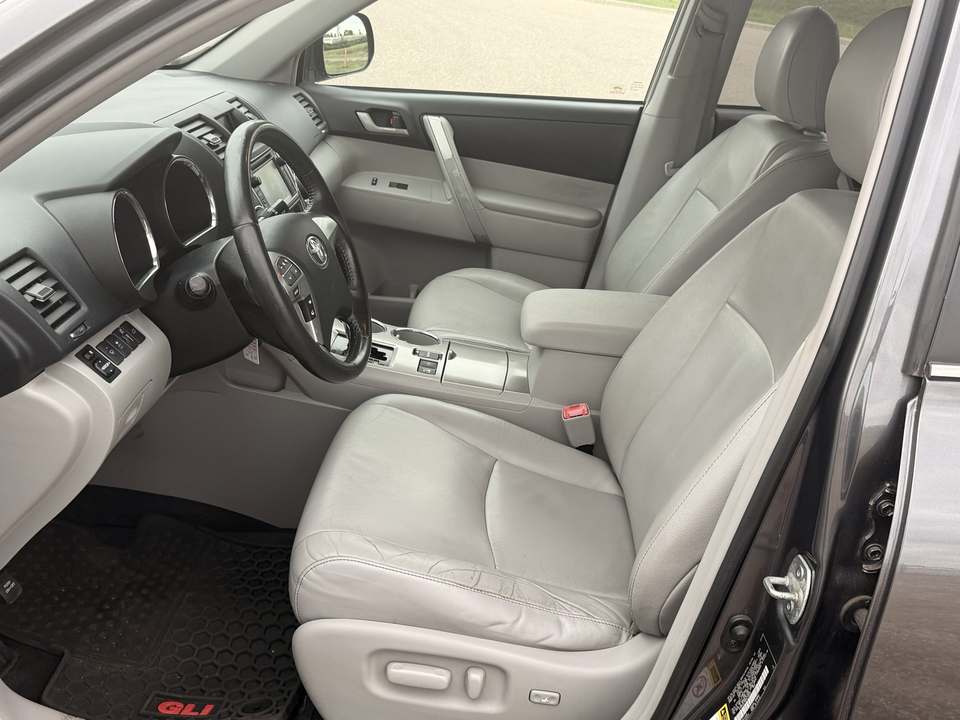 2013 Toyota Highlander, photo 8 of 10