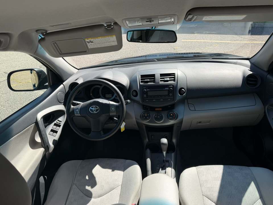 2012 Toyota RAV4, photo 6 of 10