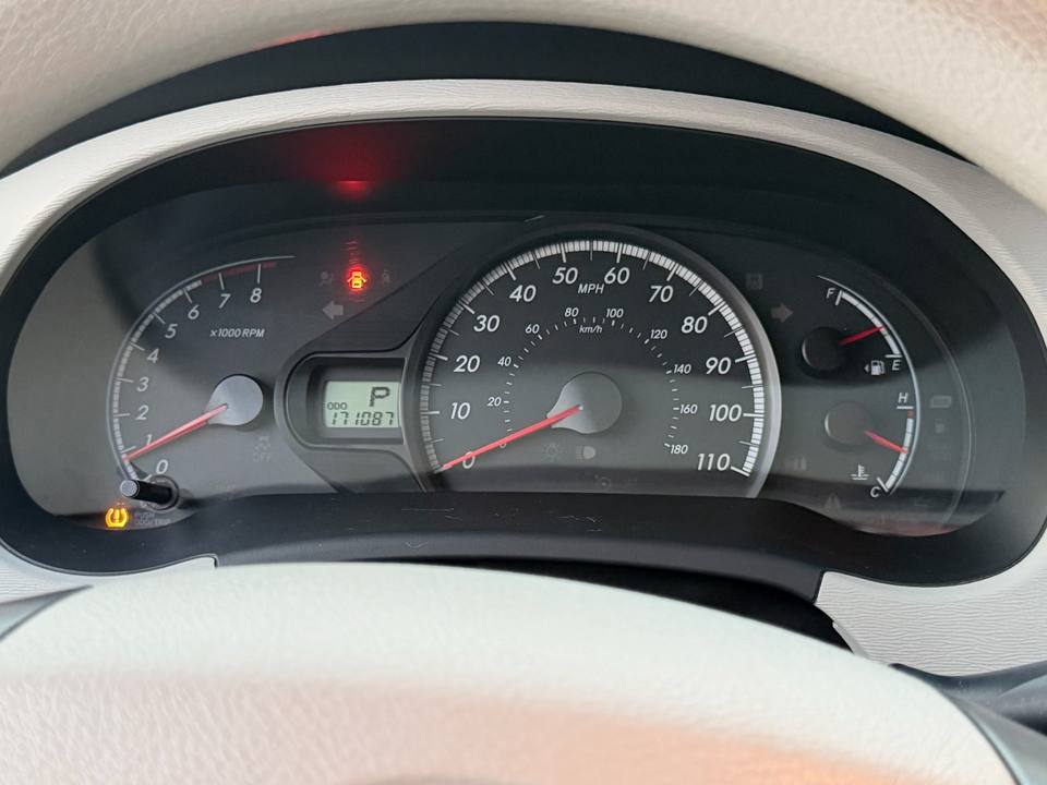 2011 Toyota Sienna, photo 9 of 10