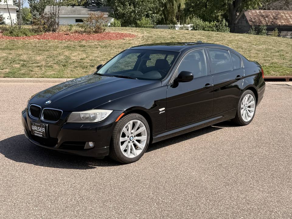 2011 BMW 328i, photo 1 of 10
