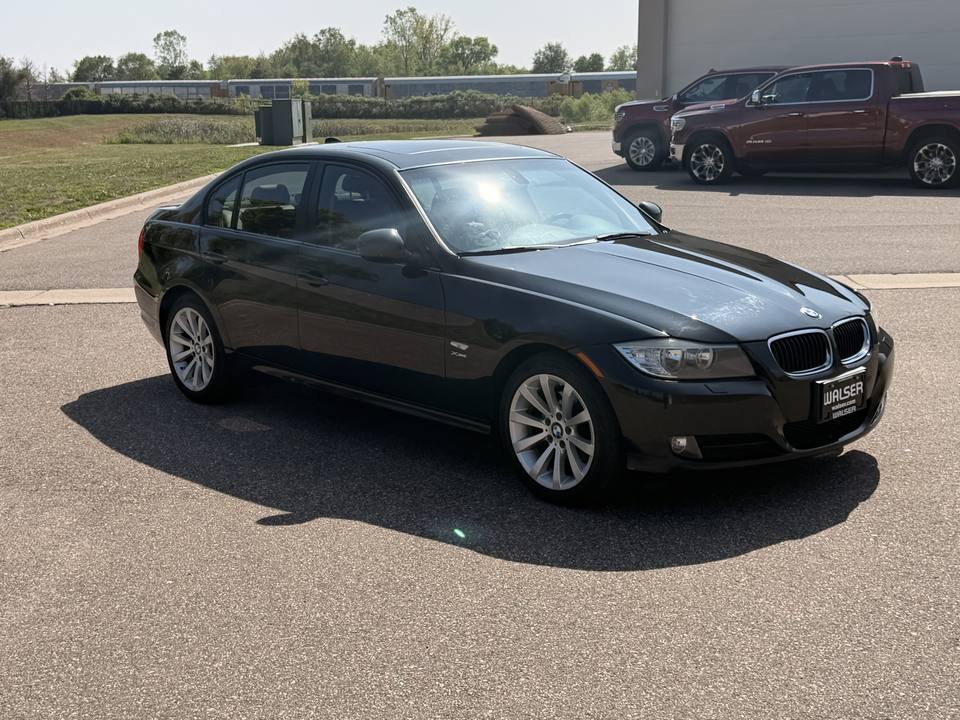 2011 BMW 328i, photo 2 of 10