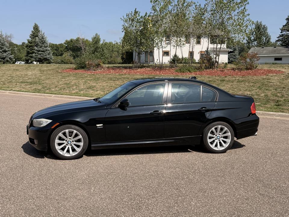 2011 BMW 328i, photo 3 of 10