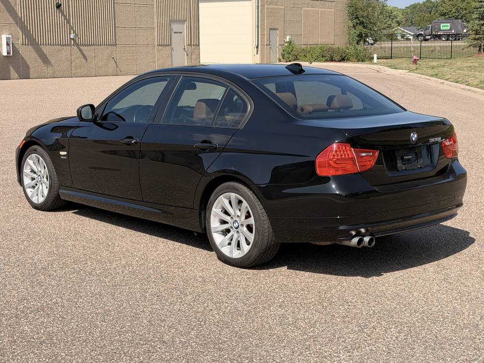 2011 BMW 328i, photo 4 of 10