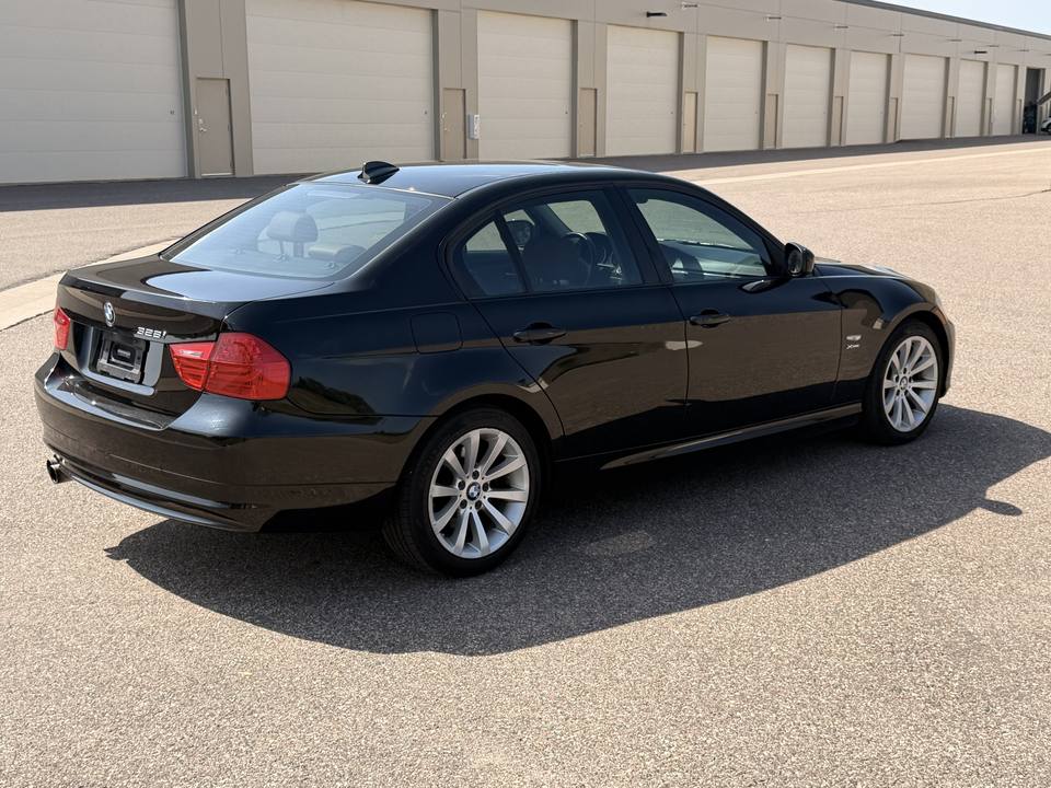 2011 BMW 328i, photo 5 of 10