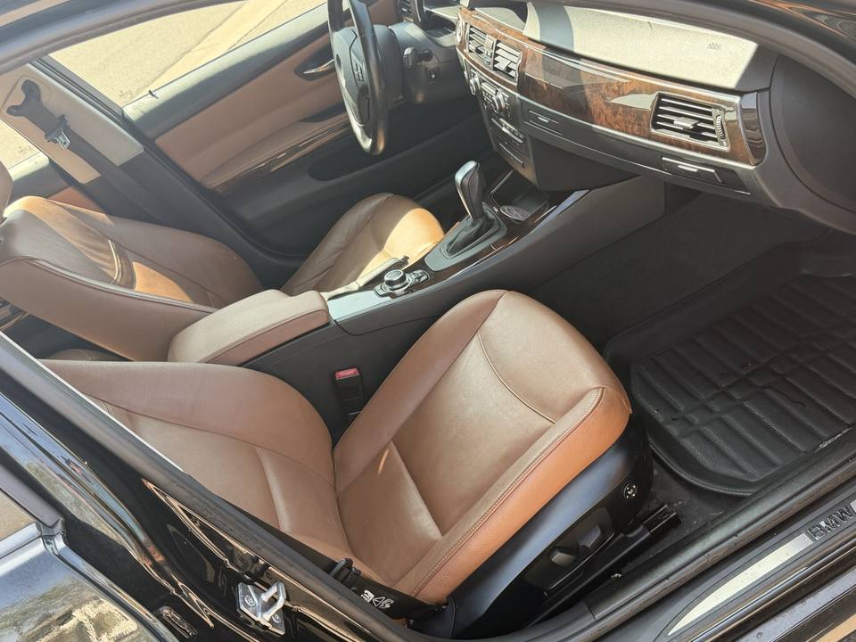 2011 BMW 328i, photo 9 of 10